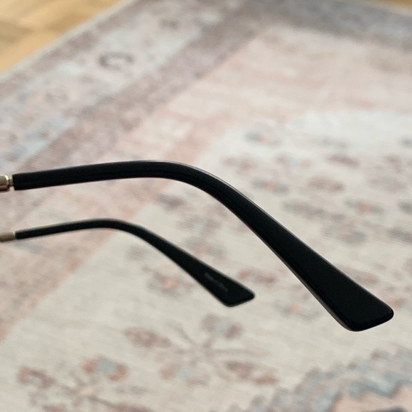 ELLE - sunglasses - Picture 6 of 9